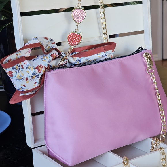 Gucci Pink Women's Bag with Gold Chain - Picture 5 of 13